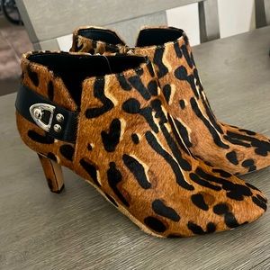 Leopard print Vince Camuto low boots.